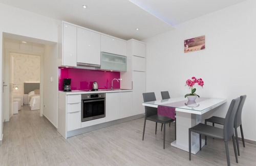 Medici Apartamento | Apartman Mia 5 - Omiš by Villas Guide