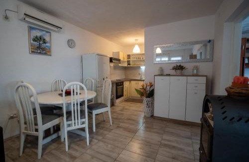Vir Apartamento | Apartman Mira II