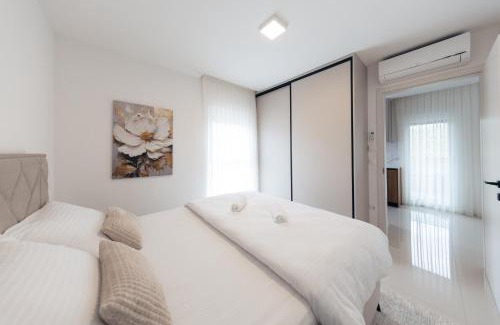 Siroki Brijeg Apartamento | Apartman Pinjuh