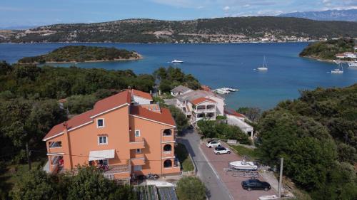 Rab Town Apartamento | Apartman Precca