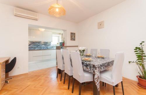 Dugi Rat Apartamento | Apartman Roza