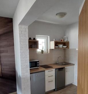 Baska Voda Apartamento | Apartman Saric K&M