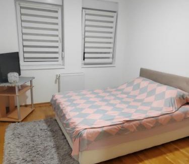 Sremska Mitrovica Apartamento | Apartman SM