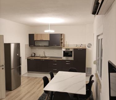 Siroki Brijeg Apartamento | Apartman STAR