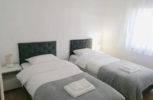 Siroki Brijeg Apartamento | Apartman STAR