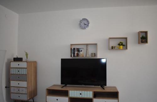Pjescana Uvala Apartamento | Apartman Tomki - modern, refurbished 2 bedroom apartment - 4 guests