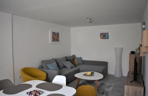 Pjescana Uvala Apartamento | Apartman Tomki - modern, refurbished 2 bedroom apartment - 4 guests