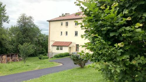Tatranska Lomnica Apartamento | Apartman Tri Duby Tatranská Lomnica