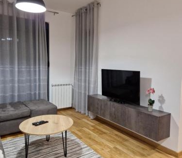 Kolasin Apartamento | Apartman u centru Kolasina sa garazom