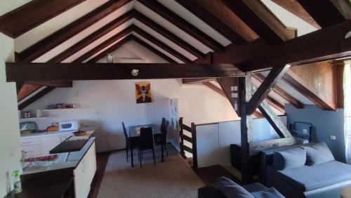 Cove Parja Apartamento | Apartman u potkrovlju