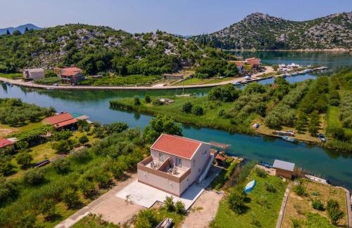 Ploce Apartamento | Apartmani Mostina near river
