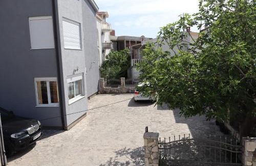 Zgrade Apartamento | Apartmani MULIC Sutomore