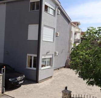 Zgrade Apartamento | Apartmani MULIC Sutomore