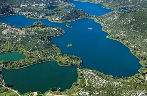 Ploce Apartamento | Apartmani na Zlatnom Jezeru