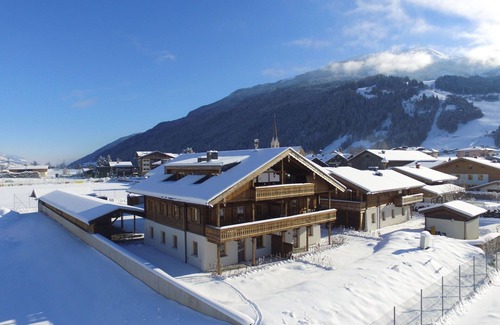 Hollersbach im Pinzgau Chalet De Esquí | Apartamento espacioso con sauna de infrarrojos en Salzburgo