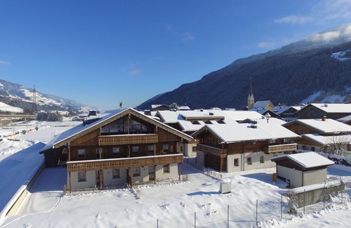 Hollersbach im Pinzgau Chalet De Esquí | Apartamento espacioso con sauna de infrarrojos en Salzburgo