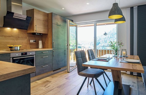 Bad Peterstal-Griesbach Apartamento | Apartamento 'Talblick' con vistas a la montaña, terraza compartida y Wi-Fi