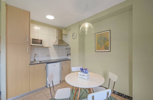 Sant Llorenc de Morunys Apartamento | Apartamento 'La Canal' con vistas a la montaña, terraza privada y Wi-Fi