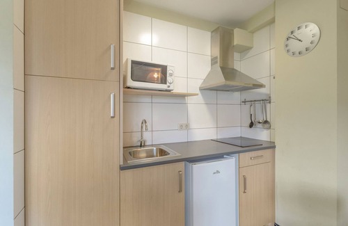 Sant Llorenc de Morunys Apartamento | Apartamento 'La Canal' con vistas a la montaña, terraza privada y Wi-Fi