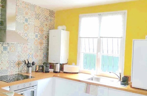 Le Chesnay Apartamento | Apartment with its own garden, very serene.
