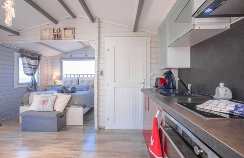 Les Adrets-de-l'Esterel Apartamento | Apartamento 'Chalet De Charme' con vistas a la montaña, Wi-Fi y aire acondicionado
