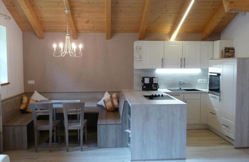 San Leonardo in Passiria Apartamento | Apartment 'Tscharfhof' with Mountain View, Private Terrace and Wi-Fi