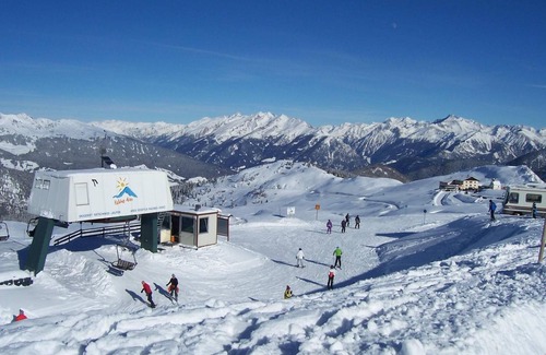 San Leonardo in Passiria Apartamento | Apartment 'Tscharfhof' with Mountain View, Private Terrace and Wi-Fi