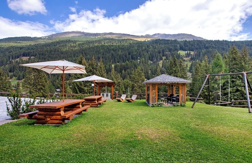 Santa Caterina Valfurva Apartamento | Apartamento 'Chalet Primula 14' con vistas a la montaña, jardín compartido y Wi-Fi