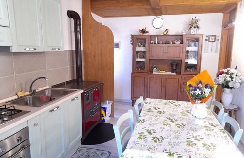 Santo Stefano di Cadore Apartamento | Apartamento 'Val Visdente 1' con vistas a la montaña, jardín compartido y Wi-Fi