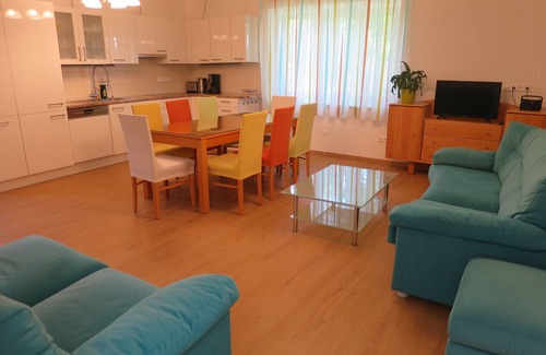 Sankt Andra am Zicksee Casa | Apartments Sattler 3 100 m²|Families|Pets|Accessible|Yard,Garden,Pool