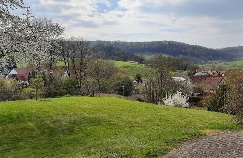 Altenlotheim Apartamento | Apartamento 'Nationalparkblick' con vistas a la montaña, balcón y Wi-Fi