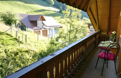 Obermunstertal Apartamento | Apartamento 'Auszeit -Gipfhof-' con vistas a la montaña, jardín compartido y Wi-Fi