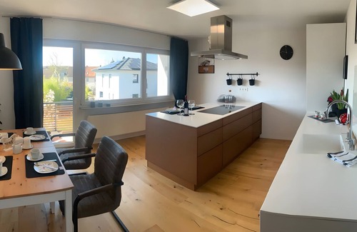 Radolfzell am Bodensee Apartamento | Apartamento 'Seestern' con jardín compartido, balcón y Wi-Fi