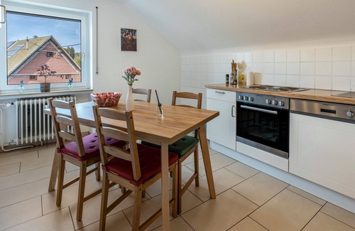 Villingen-Schwenningen Apartamento | Apartamento 'Ferienwohnung Hüttennest' con vistas a la montaña y Wi-Fi