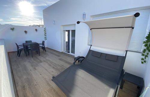 Setenil de las Bodegas Apartamento | Apartamento 'Ático Álvaro' con vistas a la montaña, terraza y Wi-Fi