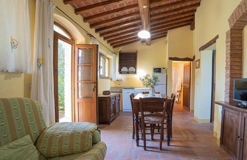 Badicorte Apartamento | Apartment for 4 people in a farmhouse in Valdichiana in Tuscany
