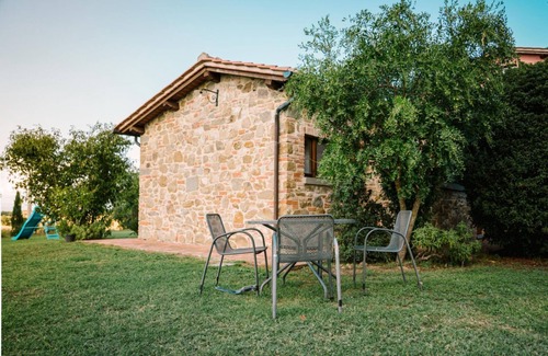 Badicorte Apartamento | Apartment for 4 people in a farmhouse in Valdichiana in Tuscany