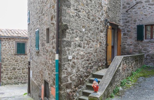 Montecatini Val di Cecina Apartamento | Apartment Via Vannocci by Interhome