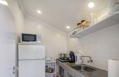 Santa Cruz da Graciosa Apartamento | Apartamento 'Bettencourt 2 Rooms' con vistas a la montaña, terraza privada y Wi-Fi
