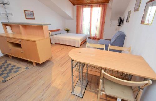 Arbanija Apartamento | Apartment Šarić-1 by Interhome