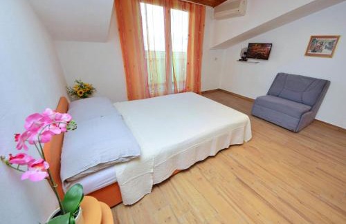 Arbanija Apartamento | Apartment Šarić-1 by Interhome