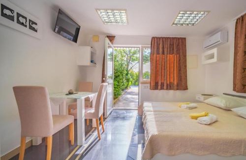 Jadranovo Apartamento | Apartment Šegulja-2 by Interhome