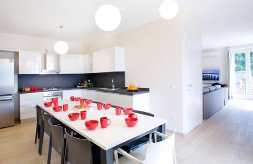 Sala Comacina Apartamento | APARTMENT 1 RESIDENCE SALA COMACINA with pool & spa by Italian Apartments.