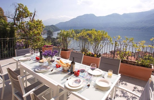Sala Comacina Apartamento | APARTMENT 1 RESIDENCE SALA COMACINA with pool & spa by Italian Apartments.