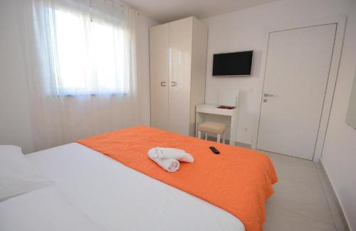 Sveti Filip i Jakov Apartamento | Apartment 1 with the swimming pool