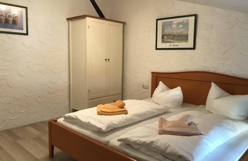 Kroepelin Otro | Apartment 13 "Holiday apartment Ziegenheim on the farm"
