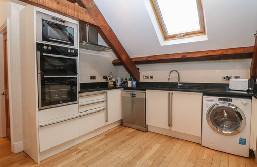 Llanbedrog Cabaña | Apartment 2, Gorwel Glas