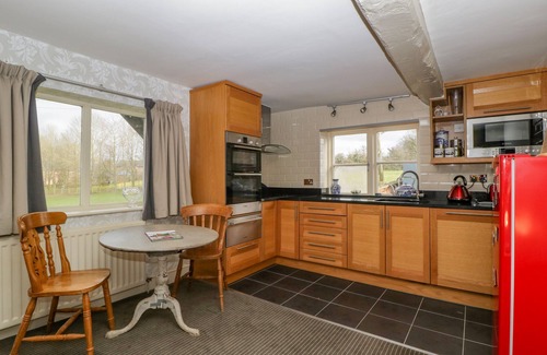 Saint Owens Cross Cabaña | APARTMENT 2 - PENGETHLEY MANOR, pet friendly, with pool in Peterstow
