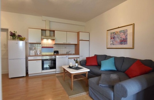 Stove Apartamento | Apartment 2 with 2 bedrooms (2-5 pers.) on the ground floor - Villa Seeheim vacation property directly on the waterfront