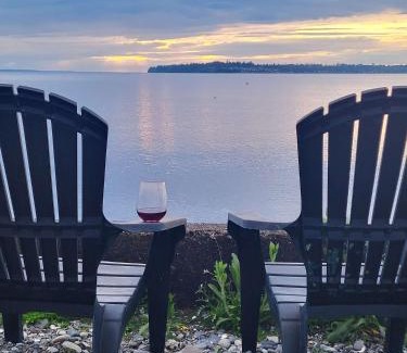 Birch Bay Apartamento | Apartment #2 with large kitchen across the street from the beach